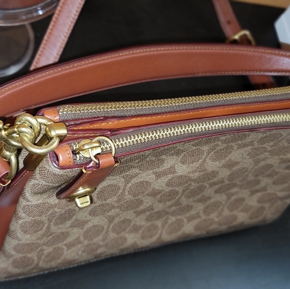 Coach Turnlock Clasp Cross-Body Satchel - Picture 5 of 6